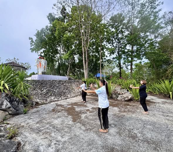สพอ.เอราวัณ ร่วมซ้อมใหญ่การรำบวงสรวง เพื่อเตรียมความพร้อมพิธีรำบวงสรวง ประเพณีบุญบั้งไฟเอราวัณ ปี 2569